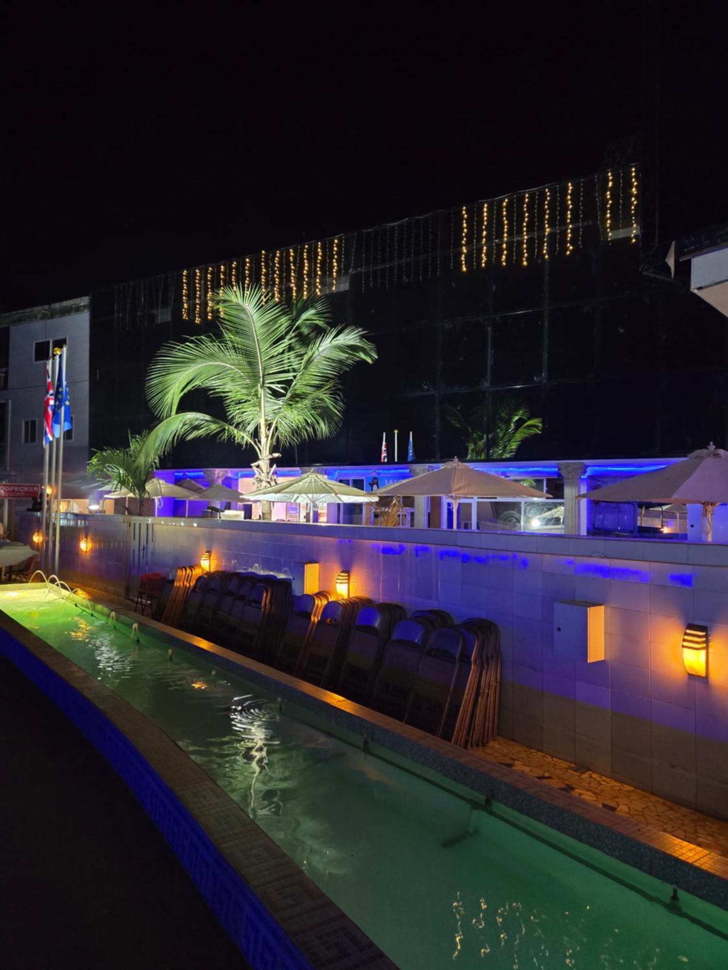 Woodpecker Resort Hotel Банжул Экстерьер фото