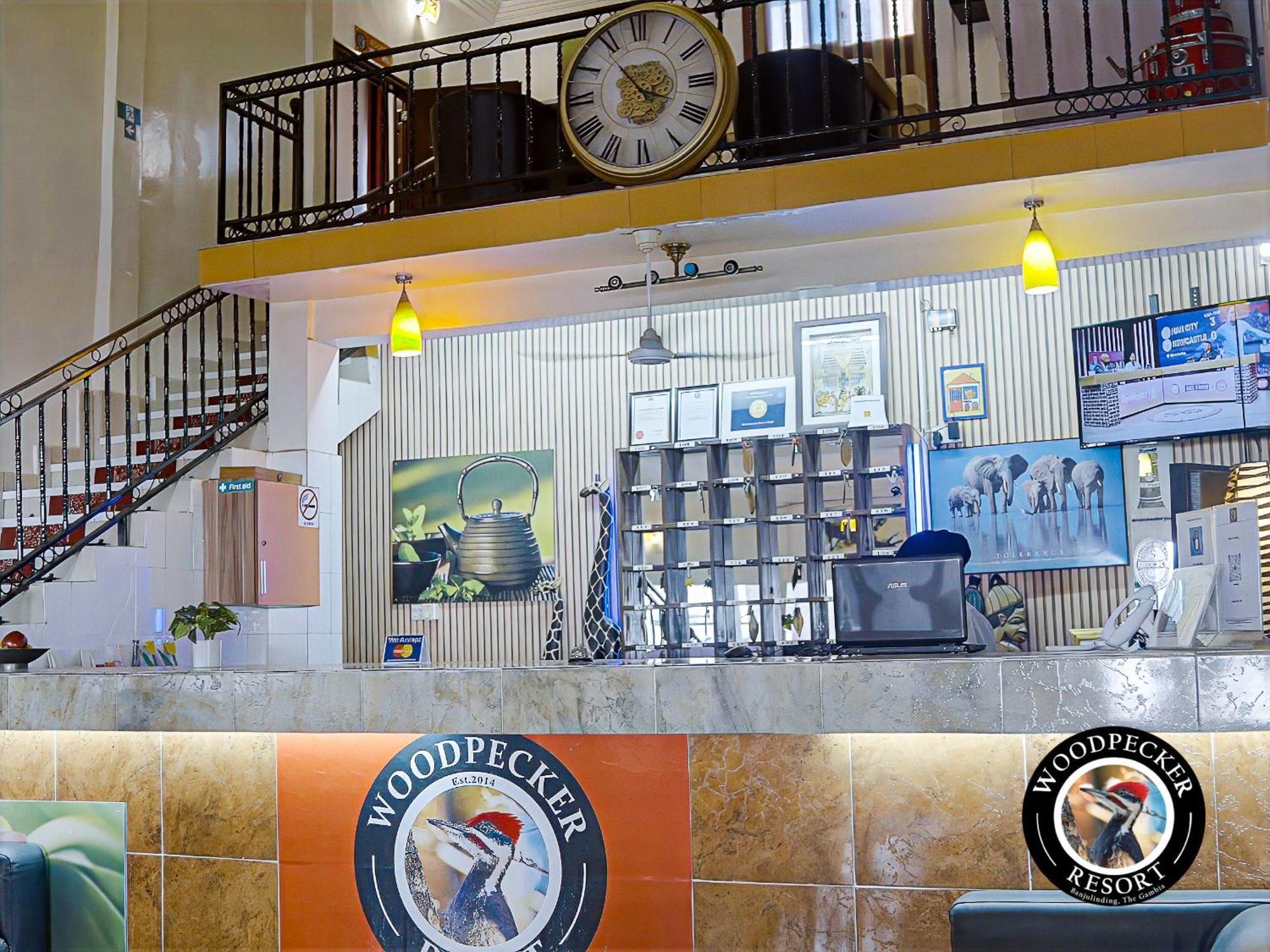 Woodpecker Resort Hotel Банжул Экстерьер фото